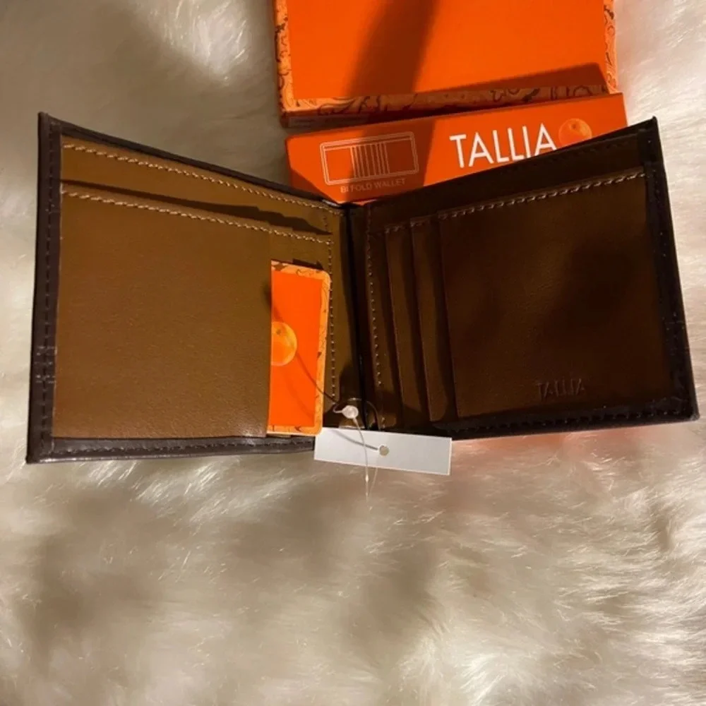 Tallia Bifold Leather Wallet with Embossed Pattern